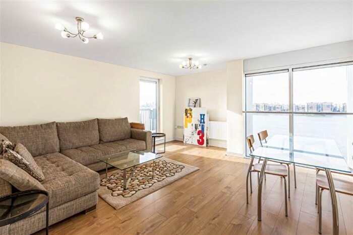 2 Bedroom Flat To Rent In Erebus Drive, Thamesmead, SE28