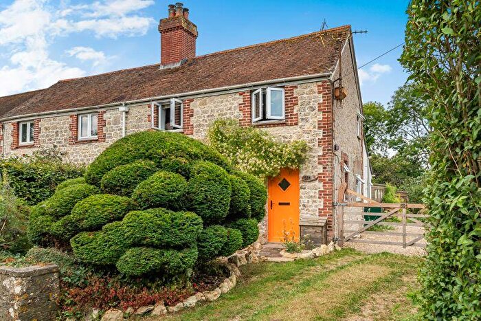 3 Bedroom Semi-Detached House For Sale In Hammond Street, Mappowder, DT10