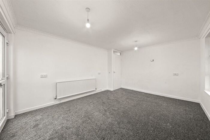 1 Bedroom Flat For Sale In Jeymer Drive, Greenford, UB6