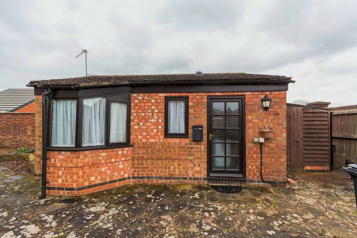 Studio To Rent In Finedon Road, Irthlingborough, Wellingborough, NN9