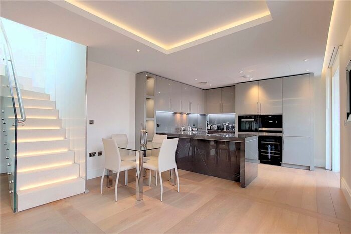 2 Bedroom Flat To Rent In Arundel Street, London, WC2R