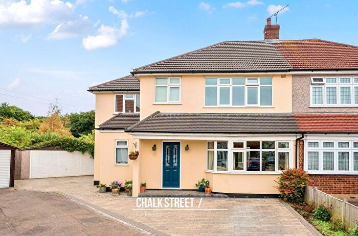 4 Bedroom Semi-Detached House For Sale In Dart Close, Upminster, RM14