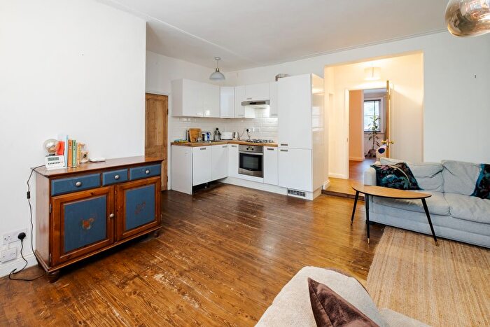 2 Bedroom Flat To Rent In Tufnell Park Road, London, N7