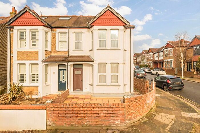 3 Bedroom Property To Rent In Kingsley Avenue, West Ealing, W13