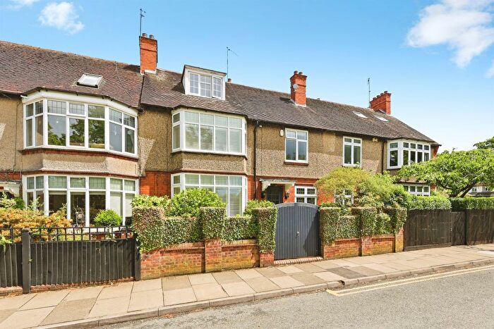 5 Bedroom Terraced House For Sale In Trinity Avenue, Northampton, NN2