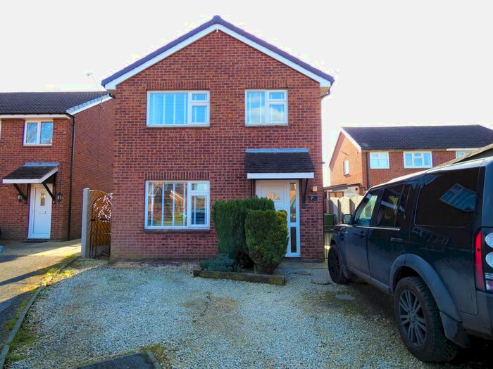 3 Bedroom Detached House To Rent In Repton Close, Chesterfield, S40