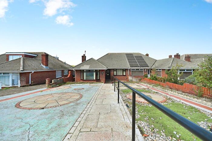 4 Bedroom Semi-Detached Bungalow For Sale In Swanborough Drive, Brighton, BN2