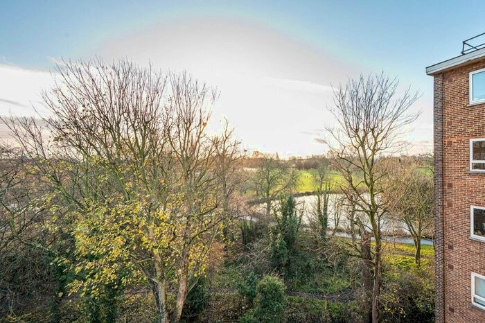 2 Bedroom Flat To Rent In Clissold Park, Stoke Newington, London, N16