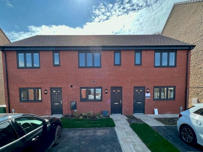 3 Bedroom Semi-Detached House To Rent In Burrows Avenue, Clay Cross, Chesterfield, S45