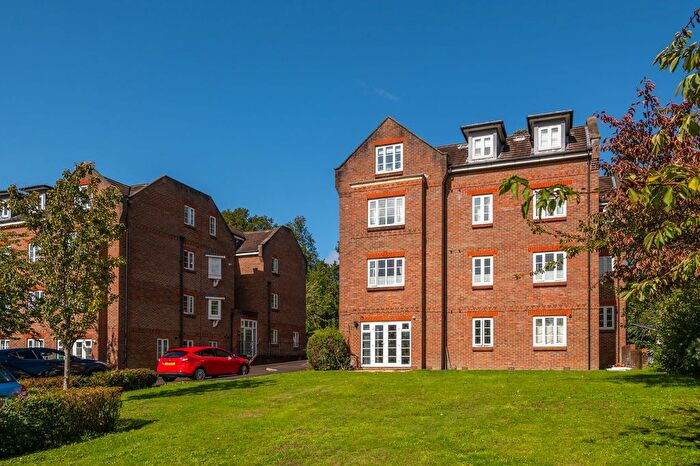 2 Bedroom Flat For Sale In Gatton Park Road, Parkside Court, RH1