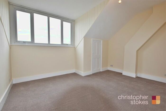2 Bedroom Flat To Rent In Turners Hill, Cheshunt, Hertfordshire, EN8