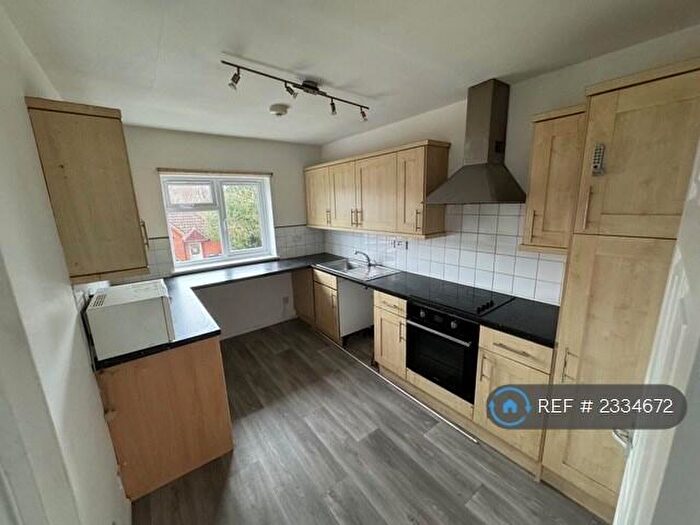 1 Bedroom Flat To Rent In Copthorne, Crawley, RH10