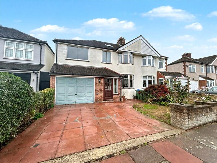 4 Bedroom Semi-Detached House For Sale In York Avenue, Sidcup, Kent, DA15