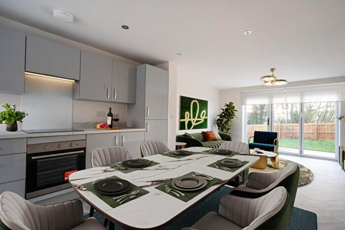 3 Bedroom Town House To Rent In (Copy Of) Lincoln Drive, Gedling, Nottingham, NG4