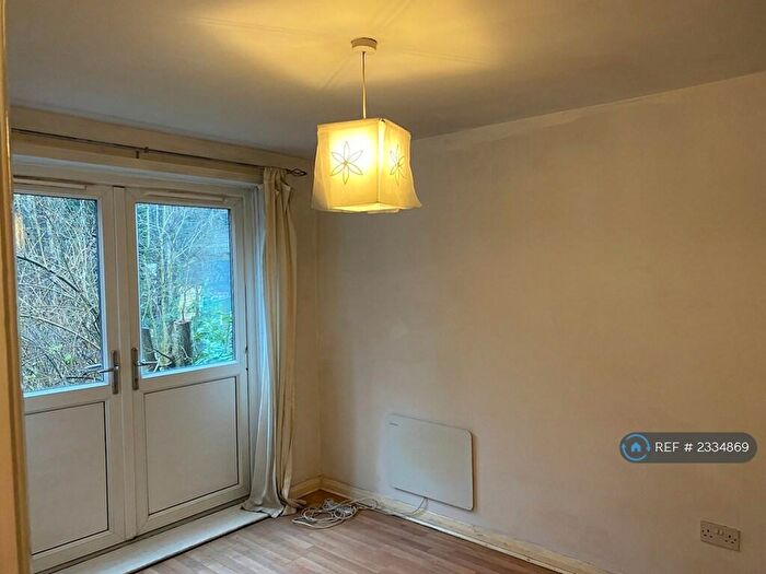 1 Bedroom Flat To Rent In St. Marks Street, Dukinfield, SK16