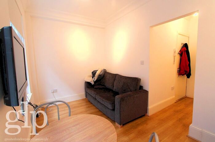 Studio To Rent In Villiers Street, London, WC2N