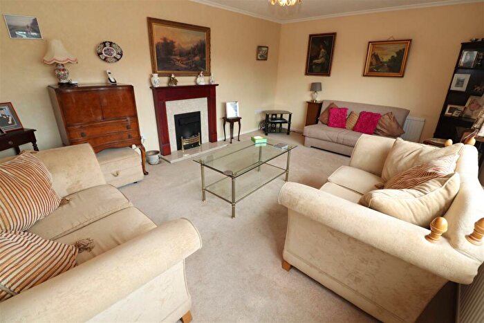 2 Bedroom Detached Bungalow For Sale In Ravensbank, Rushden, NN10