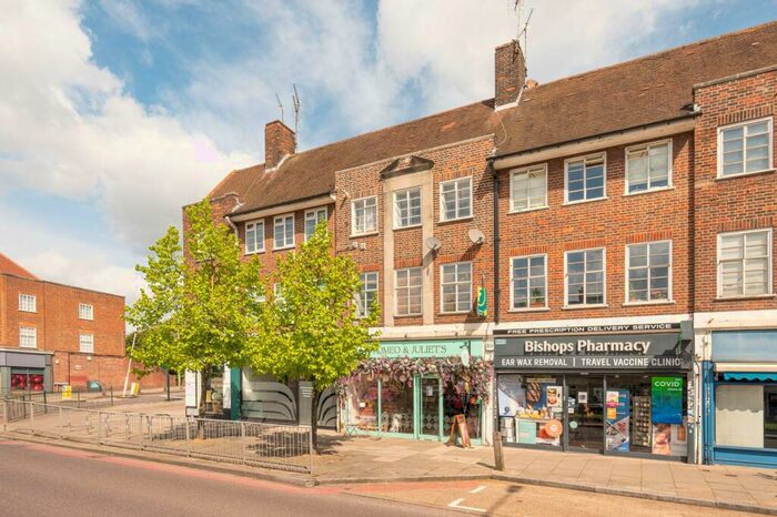3 Bedroom Flat To Rent In Lyttelton Road, Hampstead Garden Suburb, London, N2
