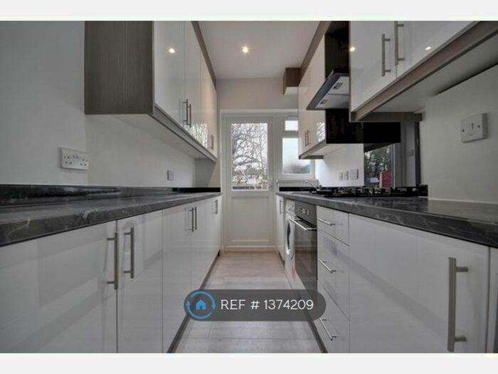 4 Bedroom Terraced House To Rent In Durley Avenue, Pinner, HA5