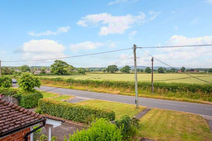 4 Bedroom Detached House To Rent In Middle Street Brockham, RH3