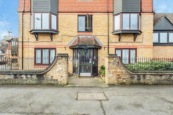 2 Bedroom Flat To Rent In Eleonora Terrace Lind Road, Sutton, Surrey, SM1