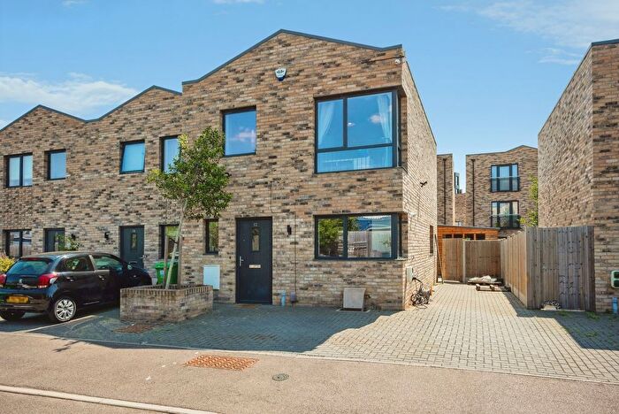 3 Bedroom Town House For Sale In Anderton Street, Nottingham, Nottinghamshire, NG2