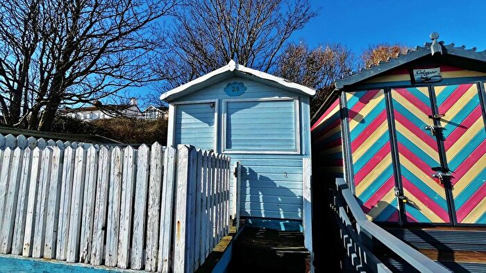 Chalet For Sale In D Southcliff, Walton-On-The-Naze, Essex, CO14