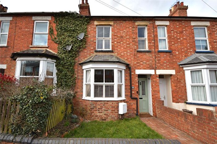 3 Bedroom End Terrace House For Sale In Church Street, Woodford Halse, Northamptonshire, NN11