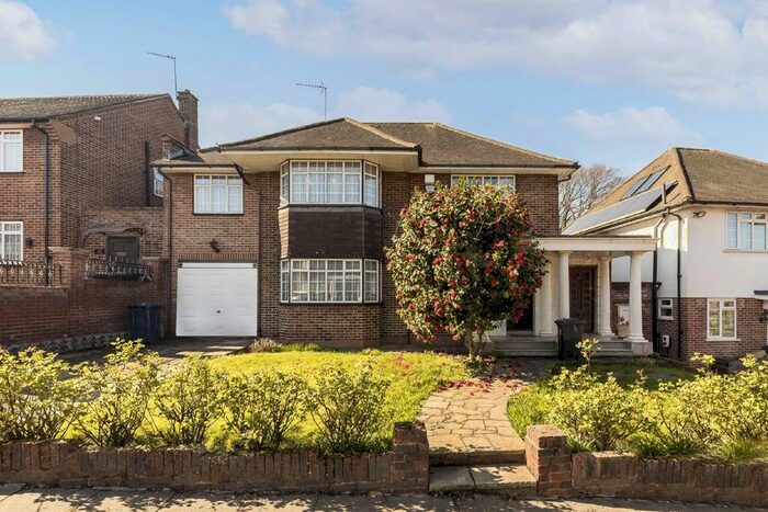 4 Bedroom Detached House To Rent In Chatsworth Road, London, W5