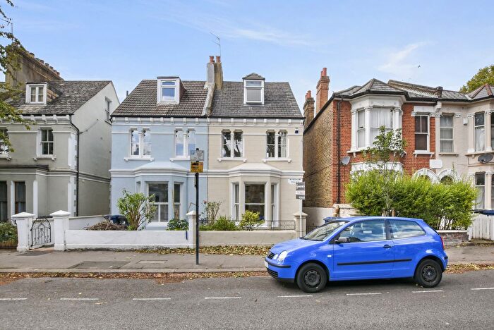 3 Bedroom Semi-Detached House For Sale In Acton, W3