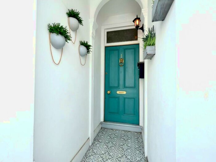 4 Bedroom House To Rent In Monkton Street, Ryde, PO33