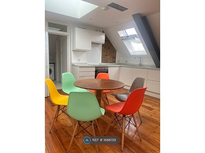 3 Bedroom Flat To Rent In Bloomfield Road, Kingston Upon Thames, KT1