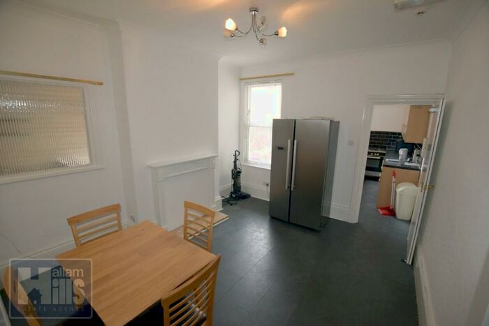 4 Bedroom Terraced House To Rent In Club Garden Road, Sheffield, S11