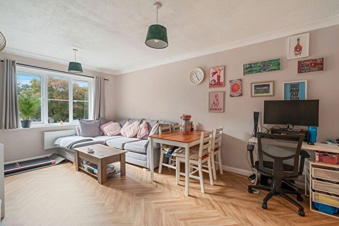 1 Bedroom Flat For Sale In Lewis Road, Sutton, SM1