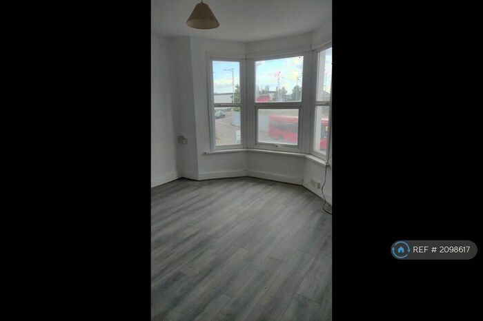 1 Bedroom Flat To Rent In Ley Street, Ilford, IG1