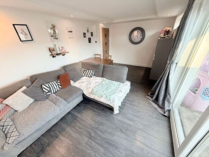 2 Bedroom Terraced House For Sale In Elgin Drive, Glenrothes, KY6