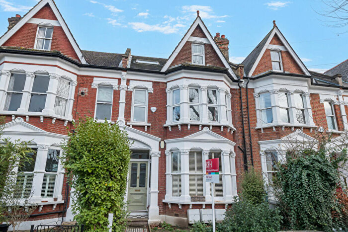 2 Bedroom Flat For Sale In Beckwith Road, Herne Hill, London, SE24
