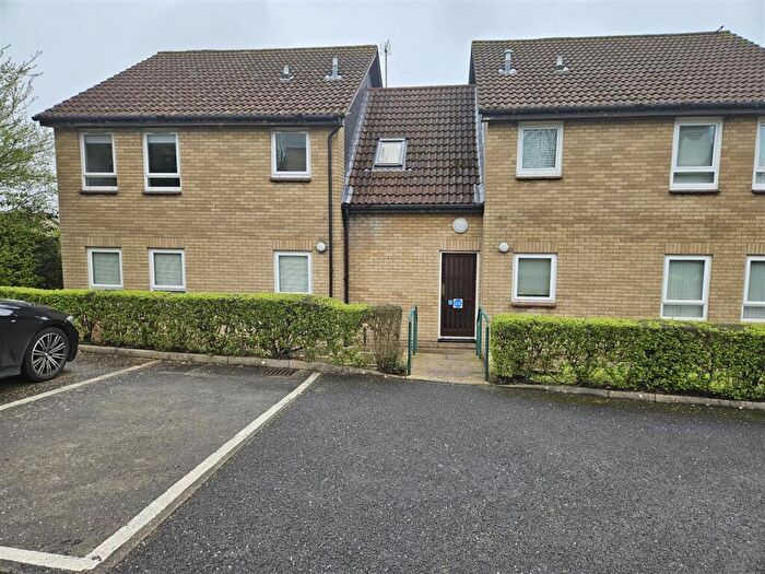 1 Bedroom Flat For Sale In Glyn Simon Close, Danescourt, Cardiff, CF5