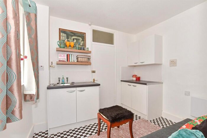 1 Bedroom Flat For Sale In Station Road, Herne Bay, Kent, CT6