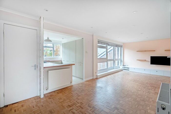 2 Bedroom Maisonette To Rent In College Road, Dulwich, SE21