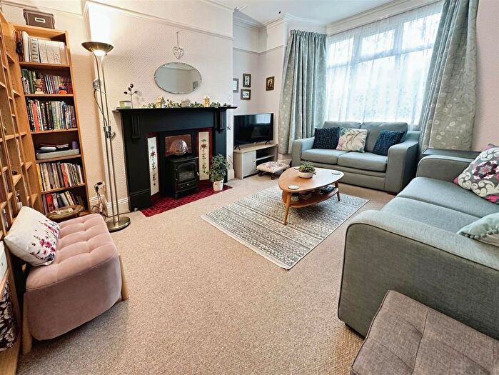 3 Bedroom Terraced House For Sale In West Auckland Road, Darlington, DL3