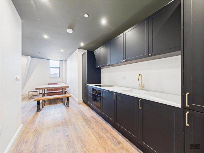 2 Bedroom Flat To Rent In Flat, Paternoster House, Exeter, EX4