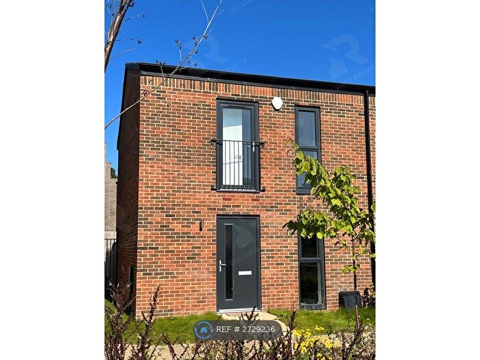 3 Bedroom Semi Detached House To Rent In Shergar Way, Salford, M6