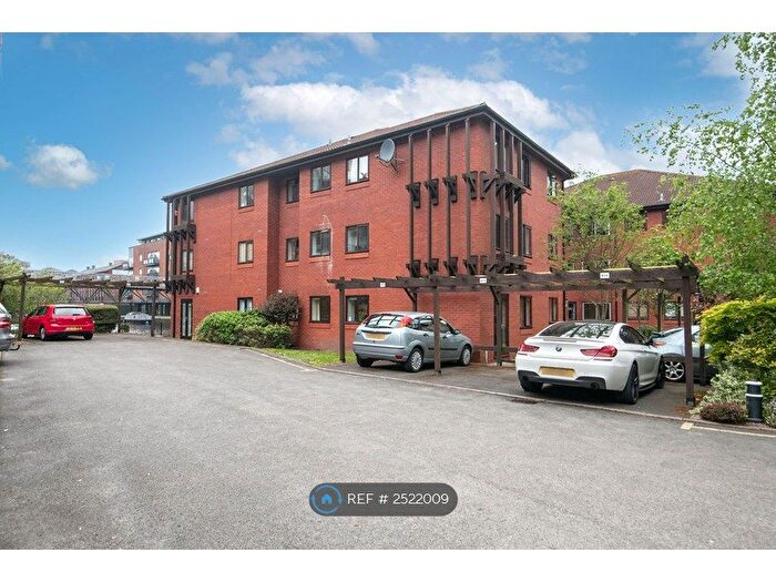 3 Bedroom Flat To Rent In Kings Court, Birmingham, B1