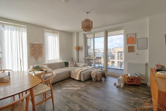 2 Bedroom Flat For Sale In Flat, Aphrodite Court, Barnet, EN5