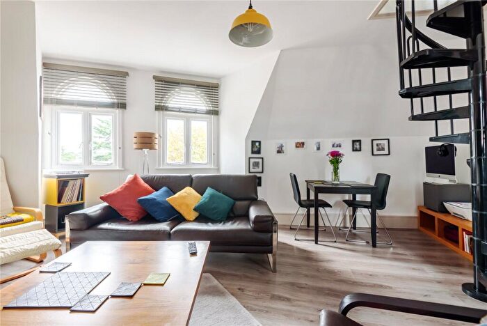 1 Bedroom Apartment For Sale In Station Road, New Barnet, Barnet, EN5