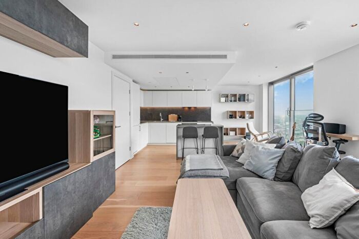 2 Bedroom Flat For Sale In Marsh Wall, Millwall, E14