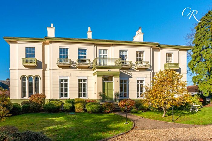 2 Bedroom Flat For Sale In Cleevelands Drive, Cheltenham, GL50