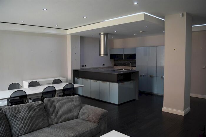 2 Bedroom Flat To Rent In St. Pauls Street, Leeds, LS1