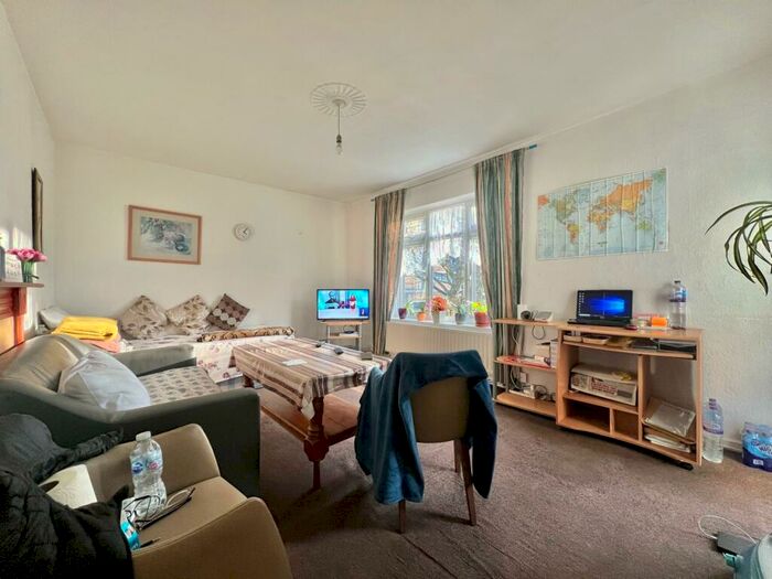 2 Bedroom Flat To Rent In Lowth Road Camberwell, SE5